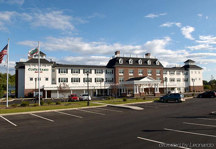 Courtyard Amherst Hotel